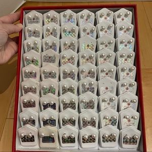 8.5mm white freshwater pearl studs